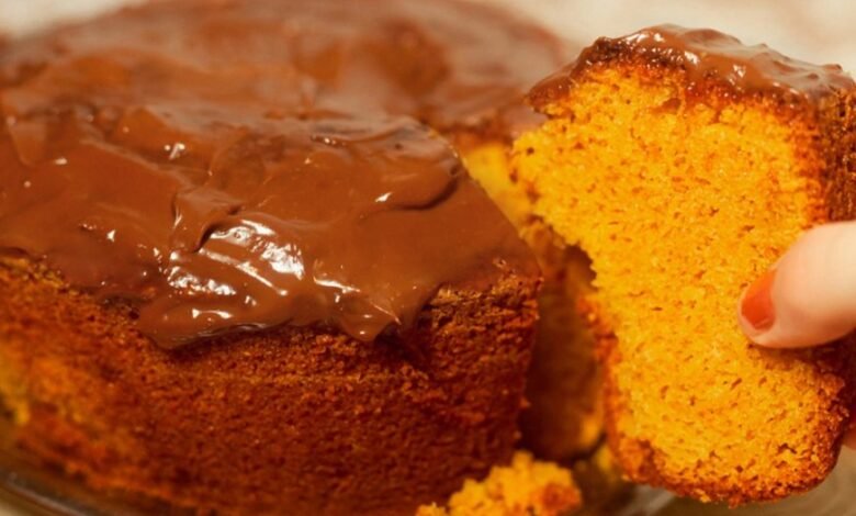 Bolo de Cenoura Fofinho com Cobertura de Chocolate