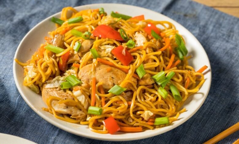 Yakissoba de frango - Receita fácil muito gostosa